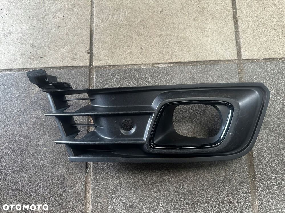 RENAULT CAPTUR I LIFT 17-19 KRATKA ZDERZAKA PRAWA PDC PRZÓD 261A24736R - 1