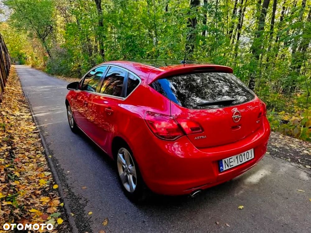 Opel Astra 2.0 CDTI DPF Cosmo - 4