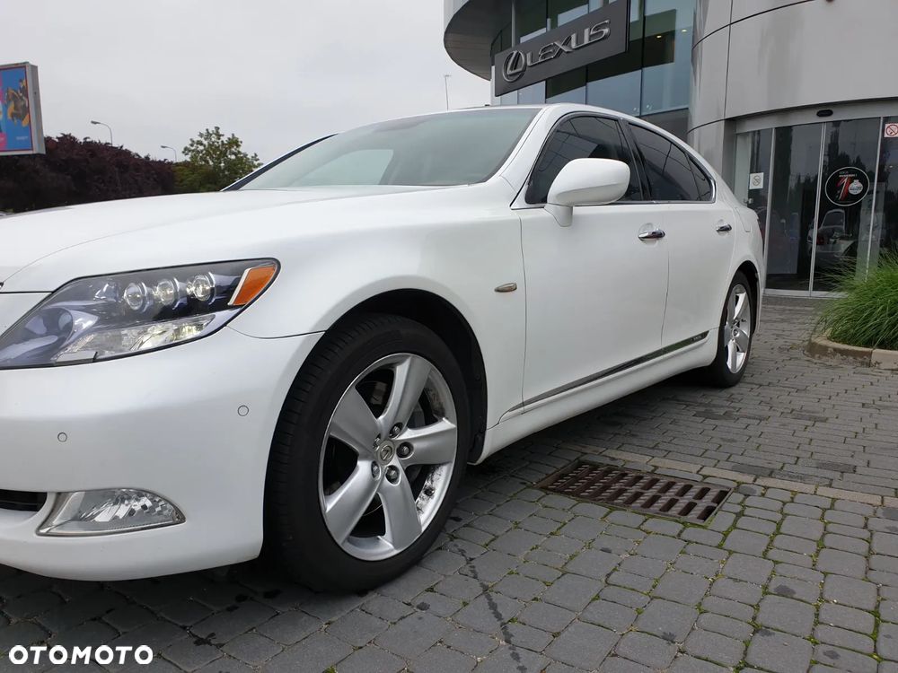 Lexus LS 600h Elegance - 26