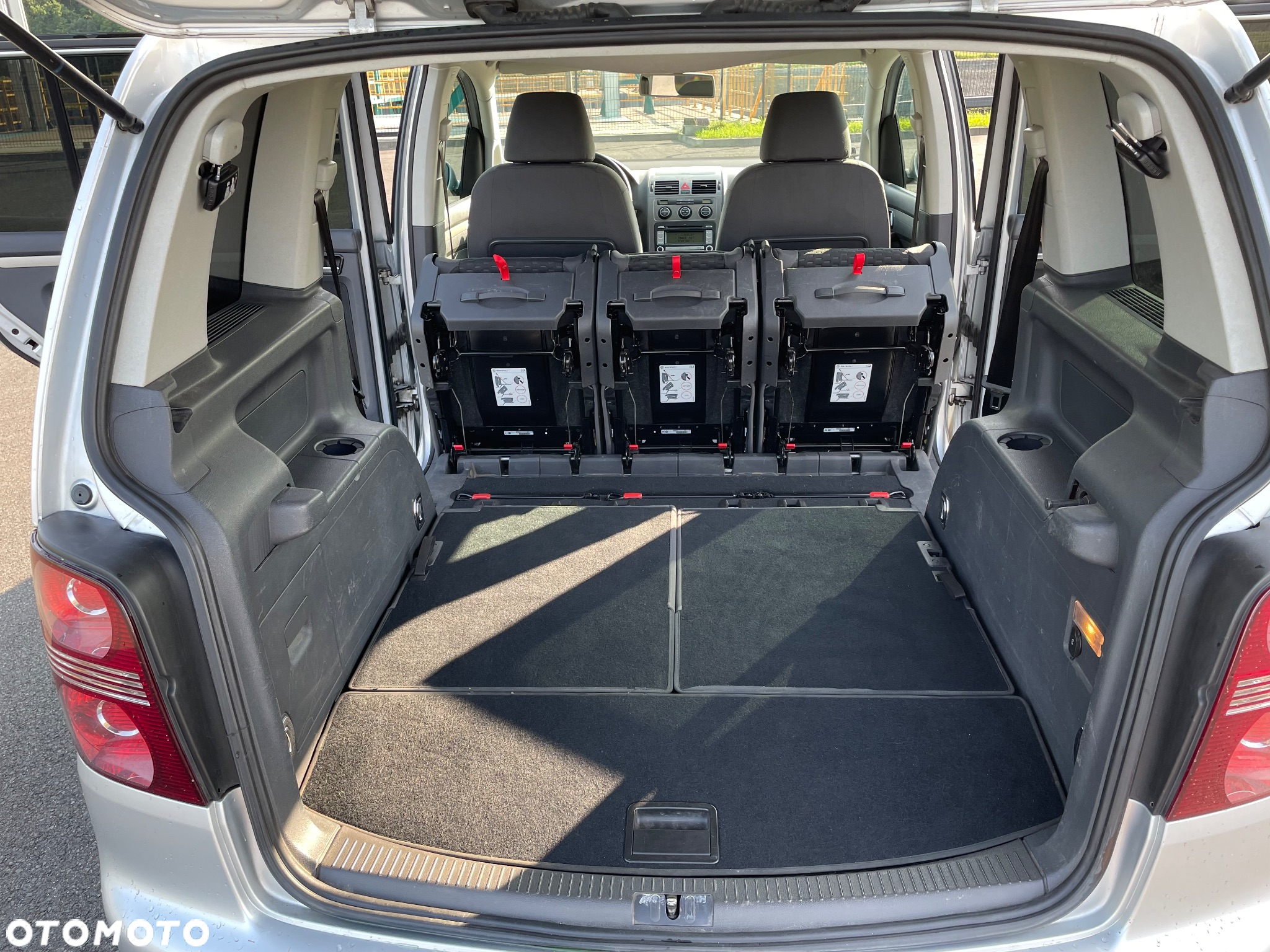 Volkswagen Touran - 15