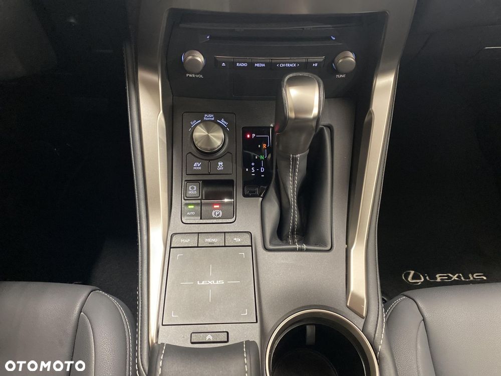 Lexus NX 300h F Impression AWD - 18