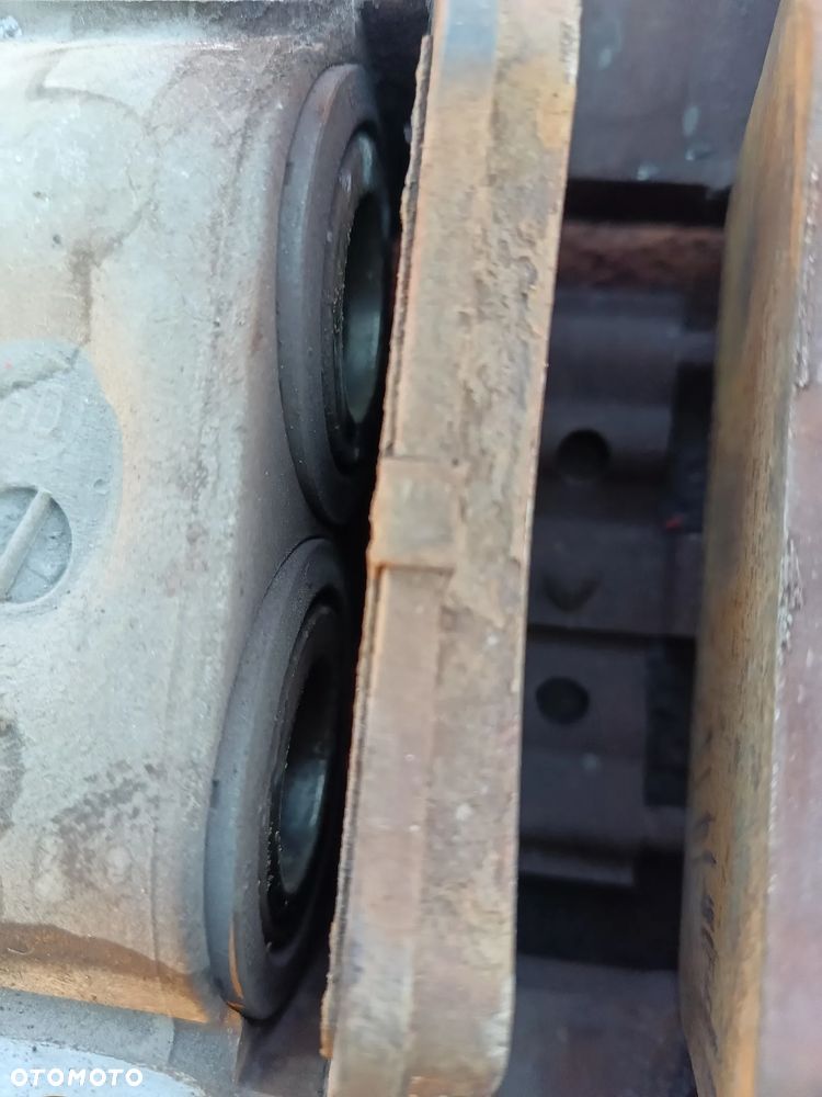 ZACISK PRZÓD Prawy lewy ALFA ROMEO 159 1.9 JTD BREMBO 4 TŁOCZKI - 8