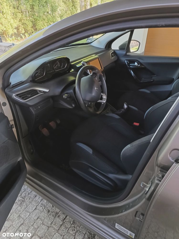 Peugeot 208 PureTech 82 Allure - 10