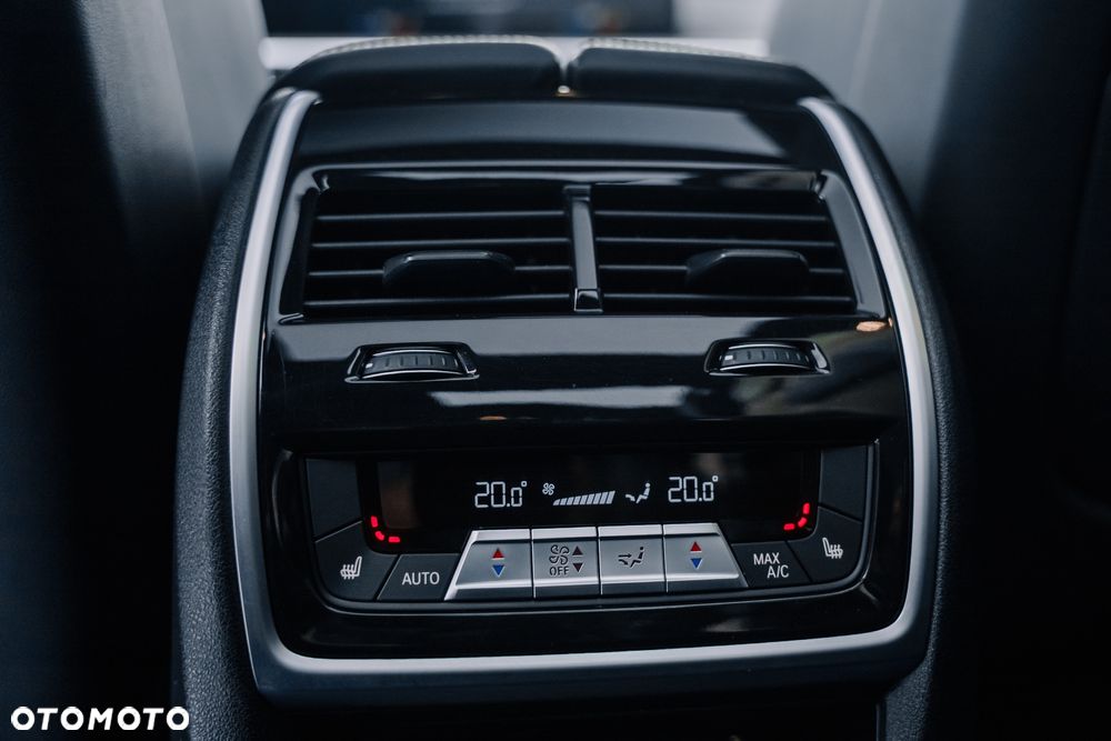 BMW X7 M60i xDrive mHEV sport - 16