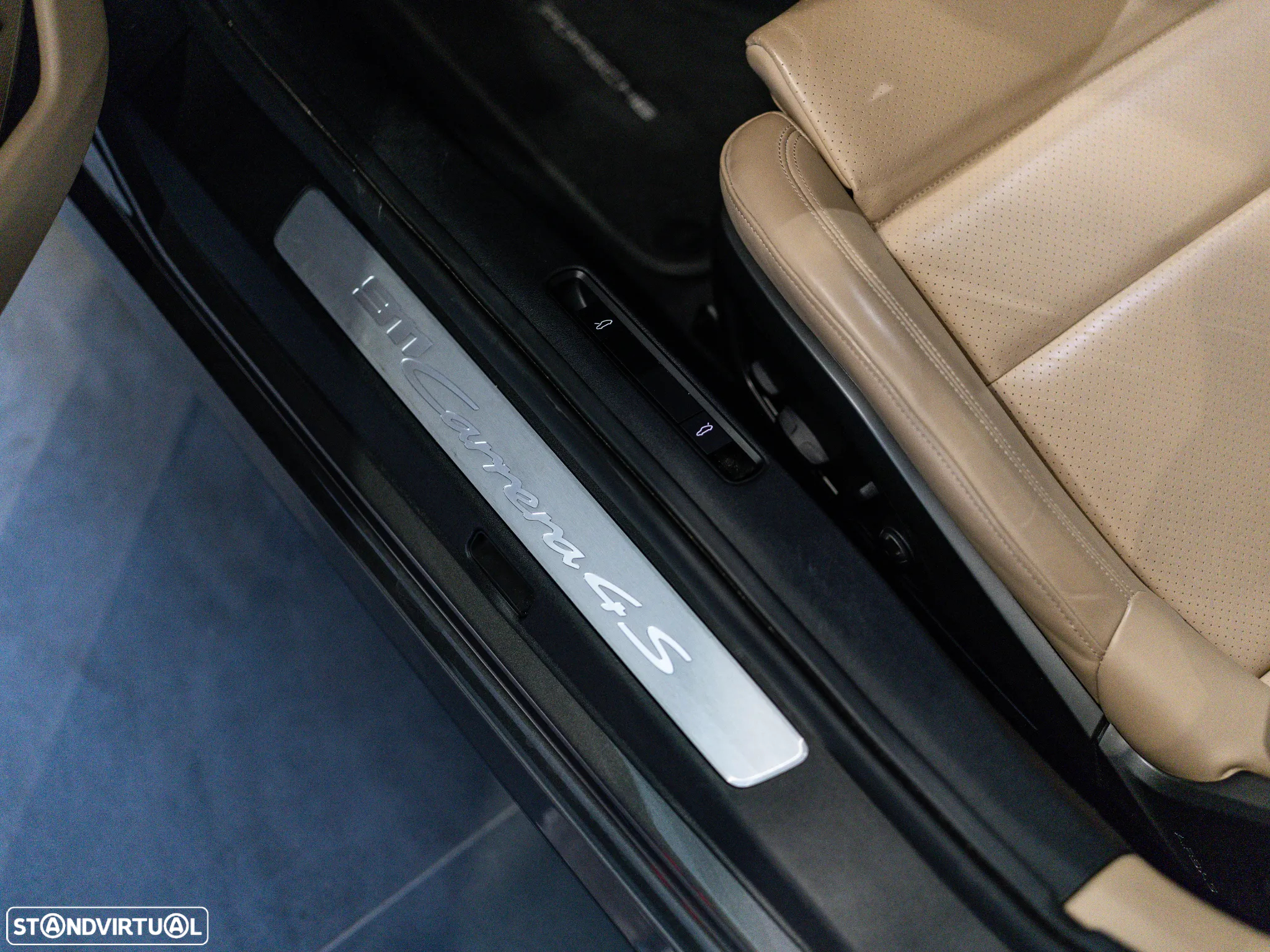 Porsche 911 (992) Carrera 4S PDK - 21