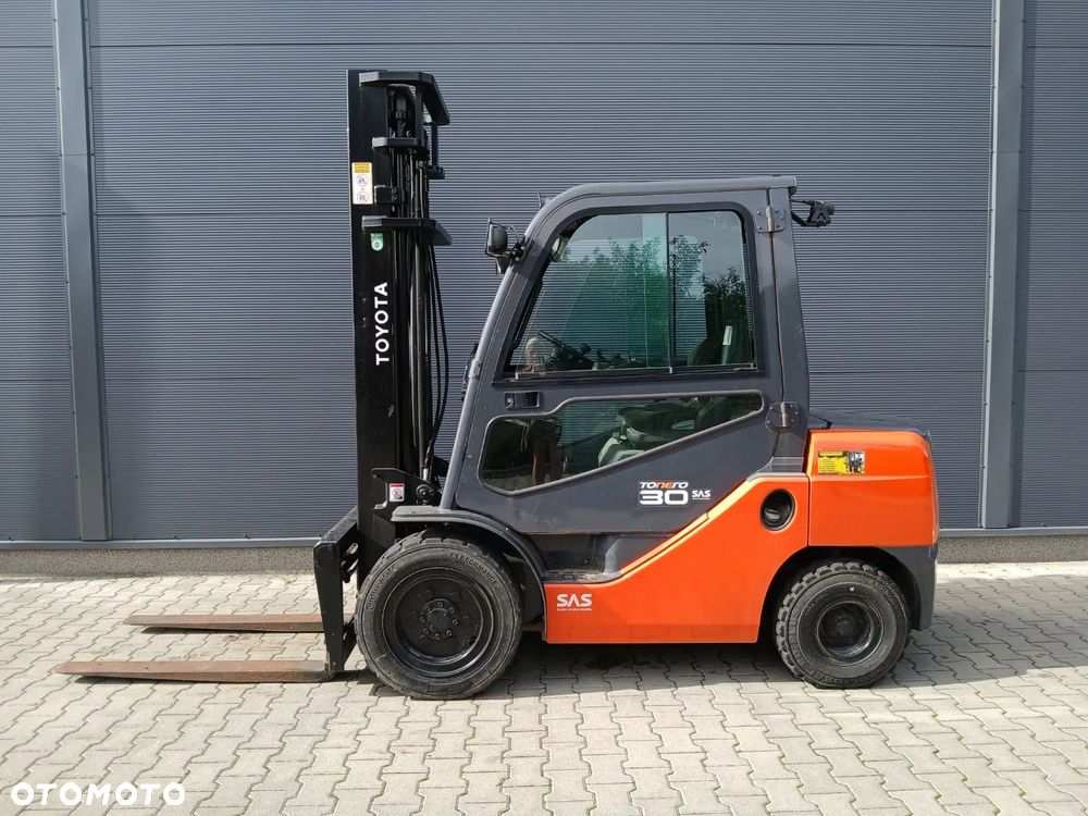 Toyota 02-8FDF30 - 9