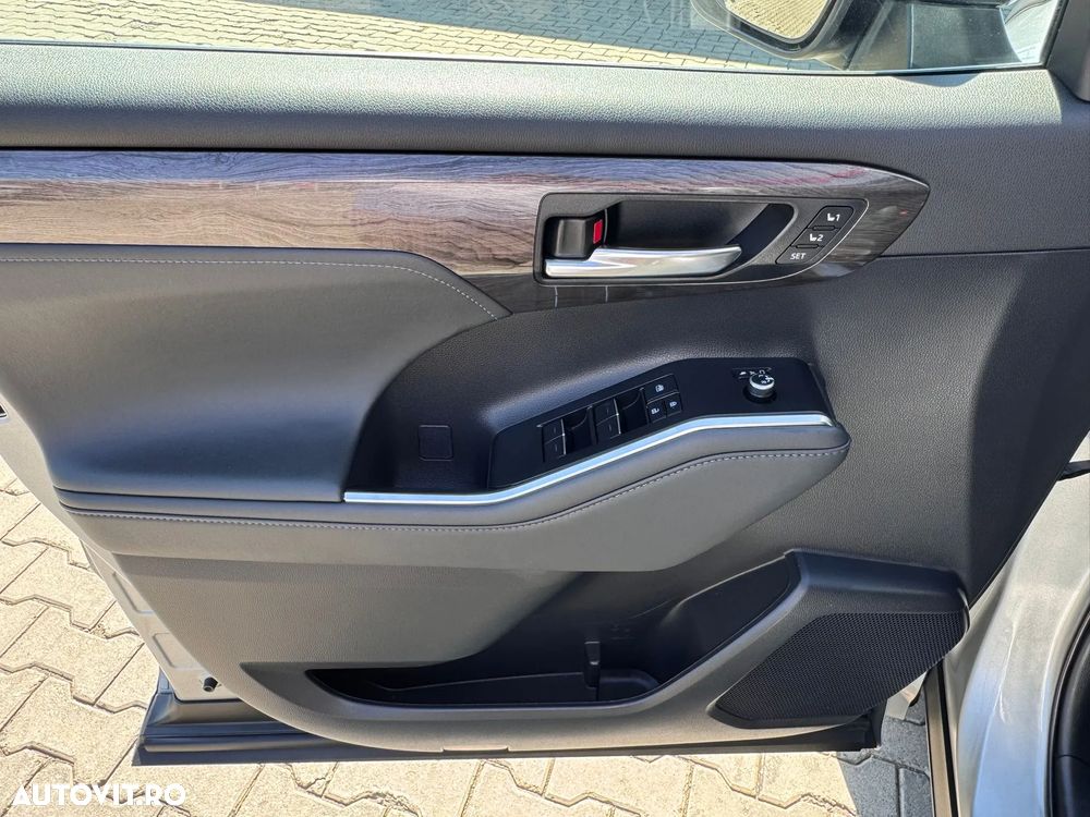 Toyota Highlander 2.5 L Hybrid Dynamic Force 248CP Exclusive Metallic - 10