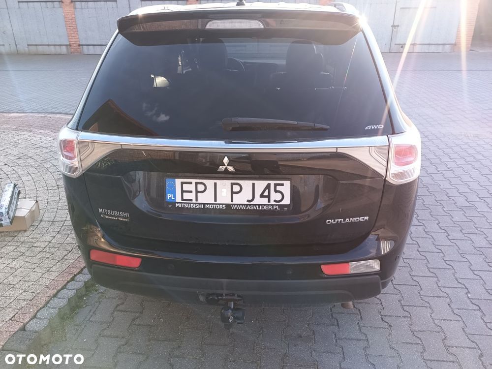 Mitsubishi Outlander - 4