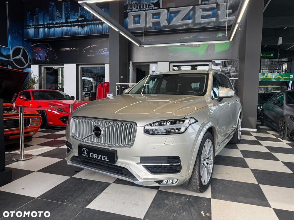 Volvo XC 90 - 1