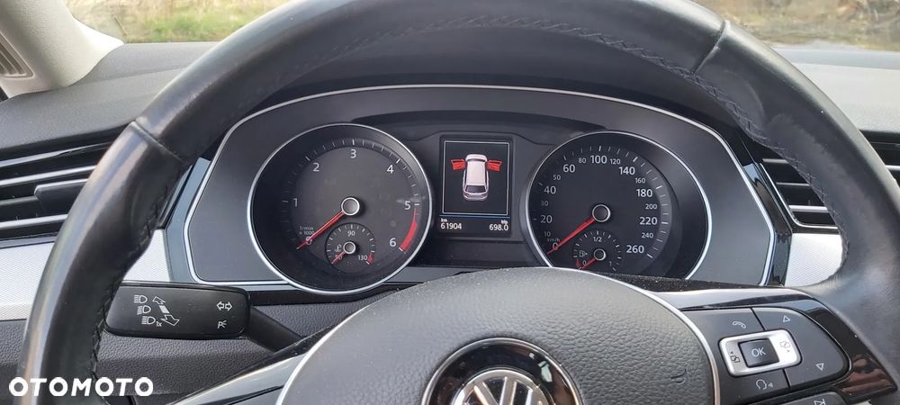 Volkswagen Passat 2.0 TDI SCR Comfortline - 11