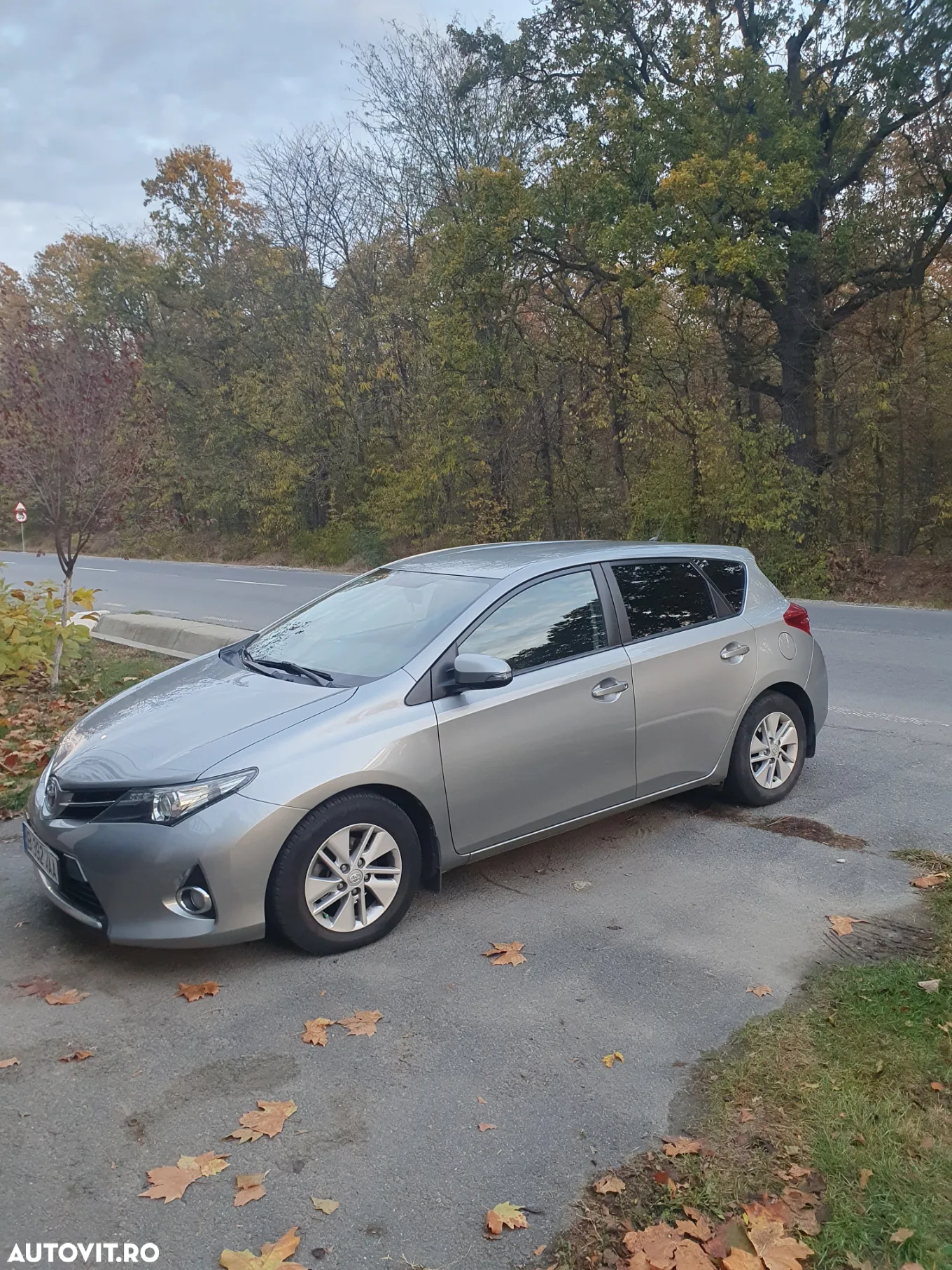 Toyota Auris 1.8 L VVT-i HSD Luna - 3