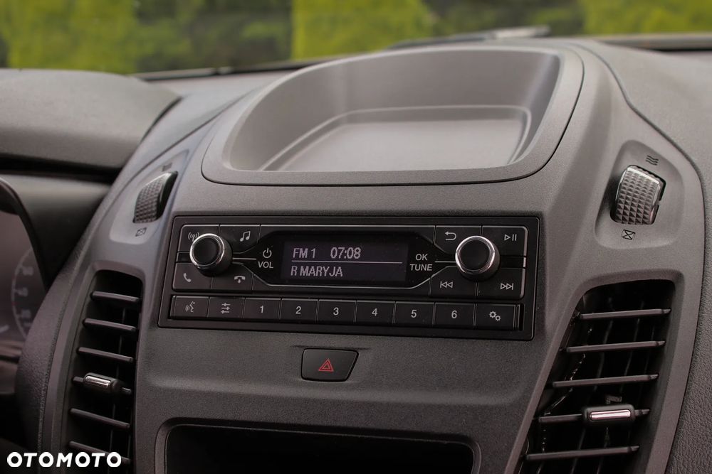 Ford Connect MAX - 27