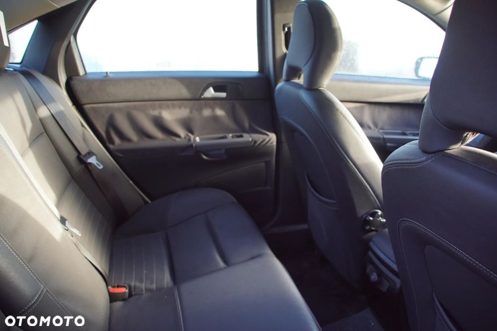Auto na części - Volvo S40 II 1.6 D 109 KM D4164T MTX75 455 2006R Silnik Skrzynia Drzwi Błotnik Klapa Zderzak Lusterko Szyba Klamka Deska Kokpit Sterownik Moduł Czujnik Licznik Kierownica Wyświetlacz Panel - 16