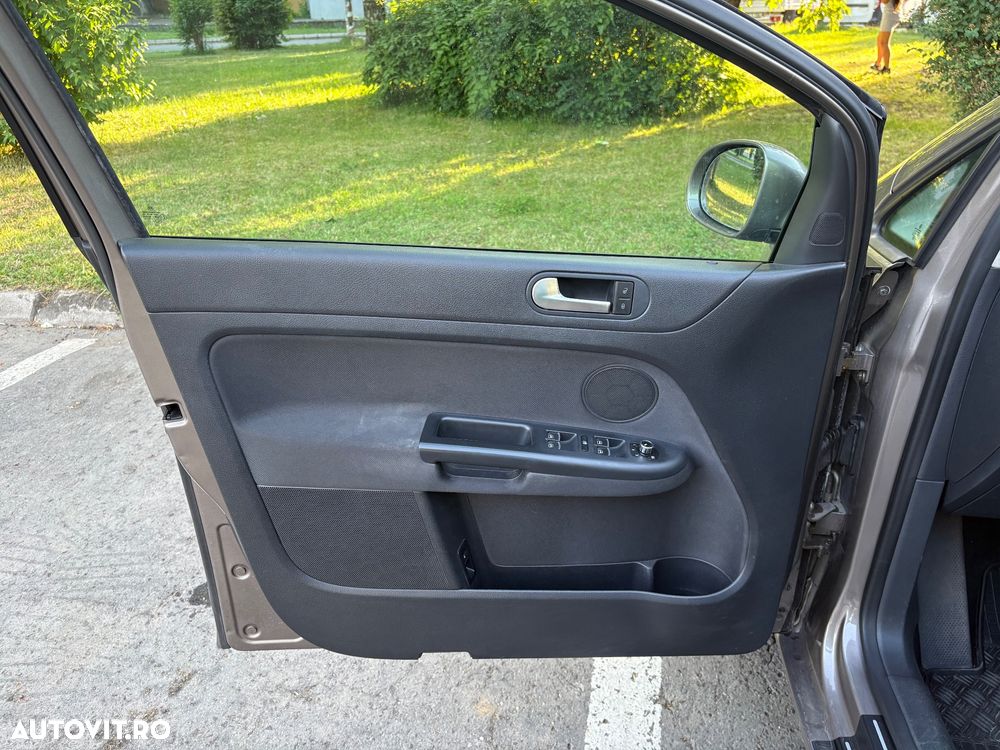 Volkswagen Golf Plus 1.6 TDI DPF DSG Highline - 17