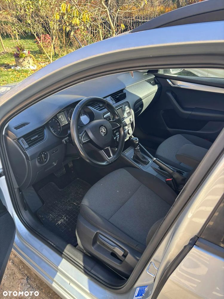 Skoda Octavia 1.6 TDI Ambition DSG - 8