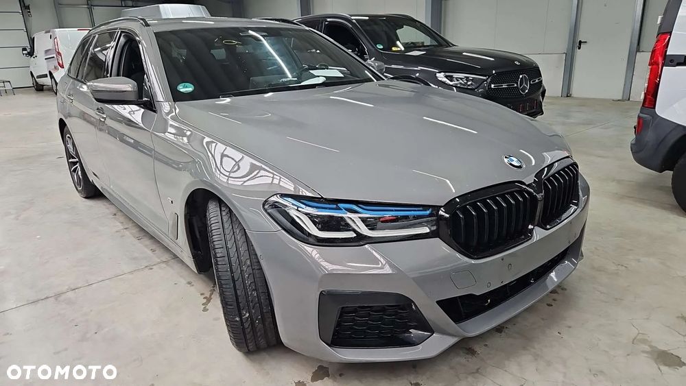 BMW Seria 5 520d xDrive mHEV M Sport sport - 2