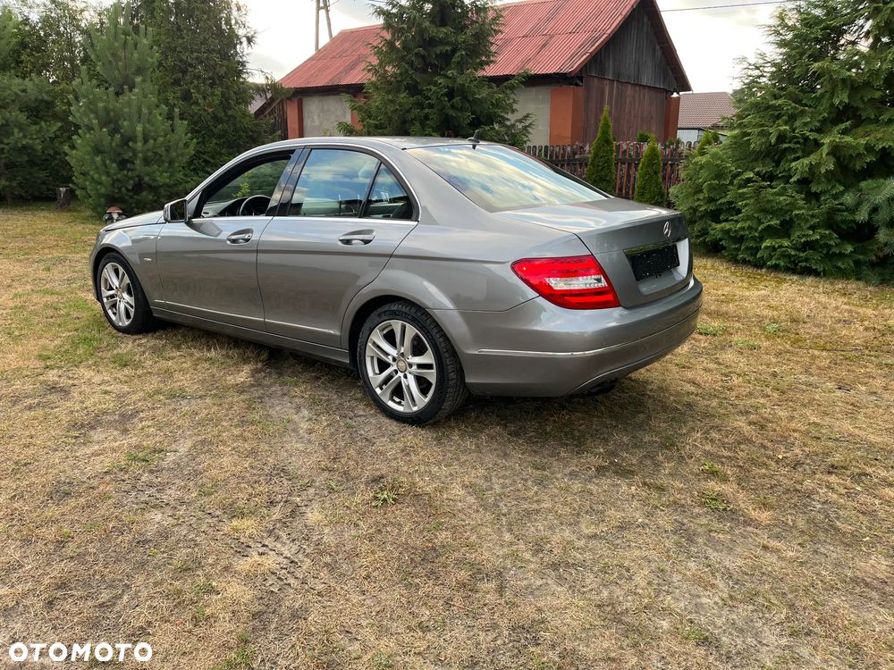 Mercedes-Benz Klasa C 180 CGI BlueEFFICIENCY Avantgarde - 20