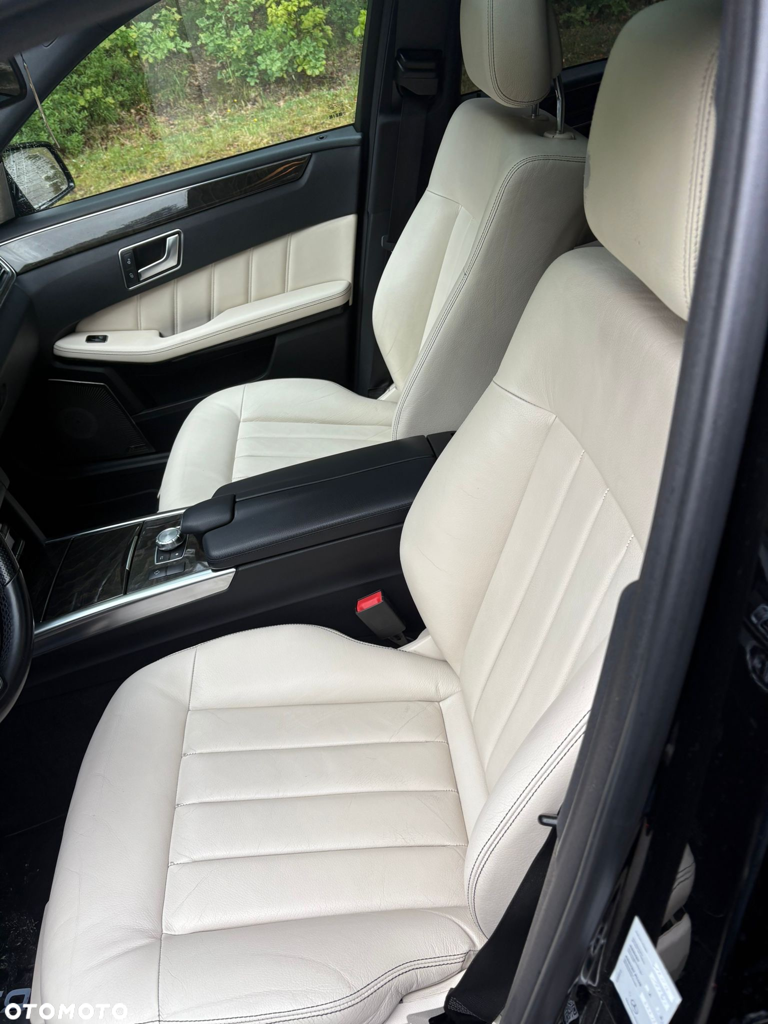 Mercedes-Benz Klasa E 220 T CDI DPF BlueEFFICIENCY Automatik Elegance - 23