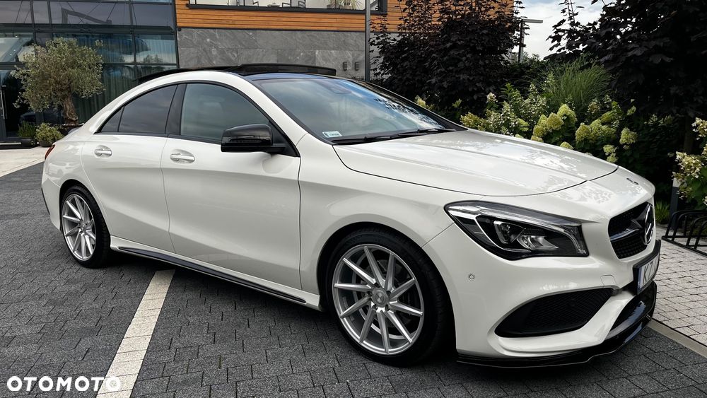 Mercedes-Benz CLA 220 4-Matic AMG Line - 3