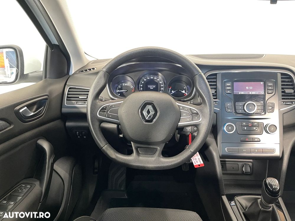 Renault Megane TCe 140 GPF Zen - 6