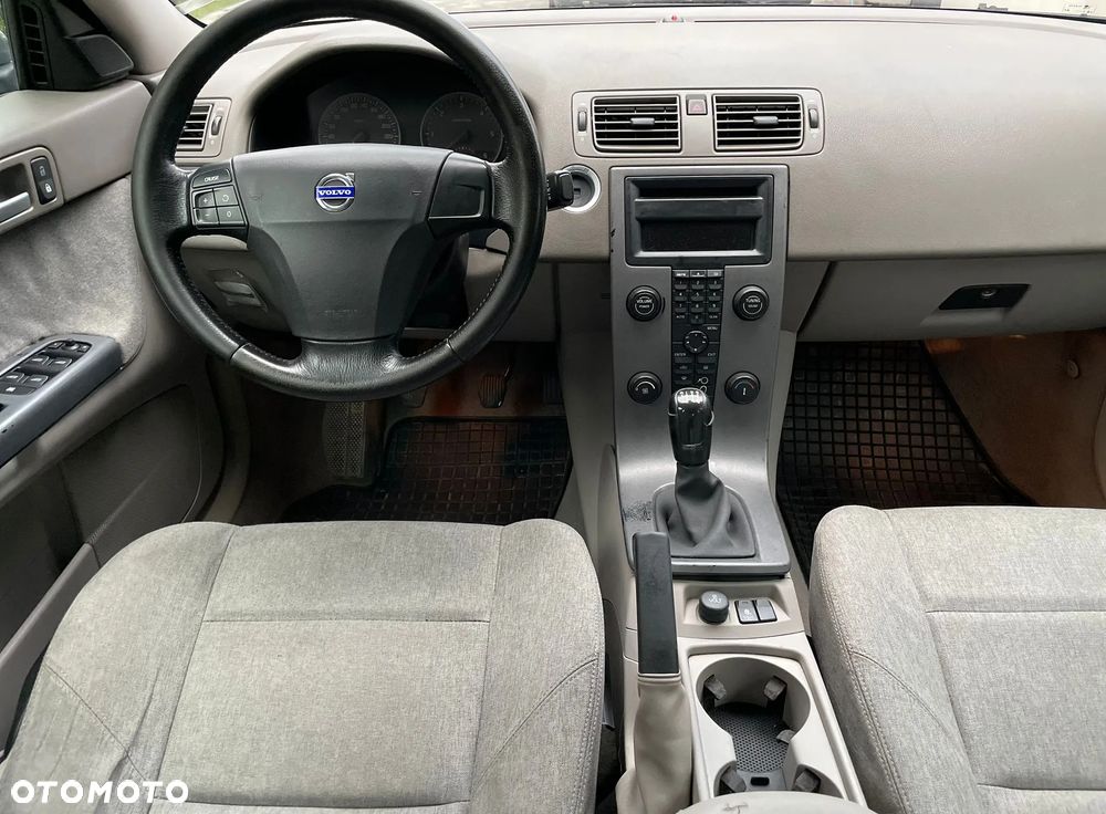 Volvo S40 2.0D Momentum - 6