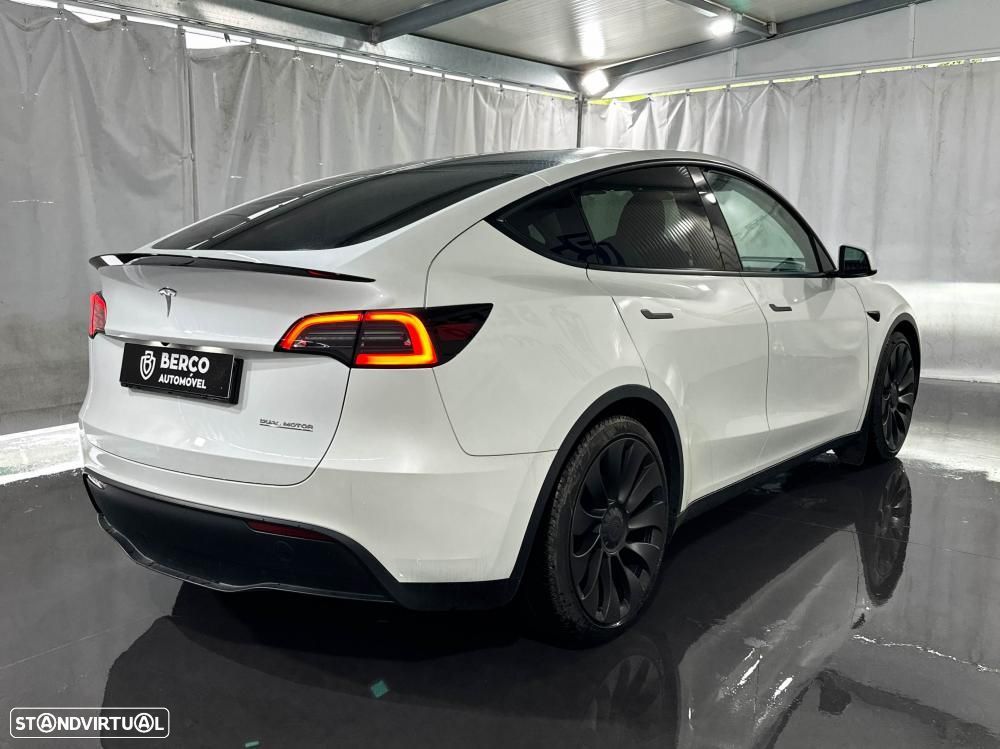 Tesla Model Y Performance Dual Motor AWD - 4