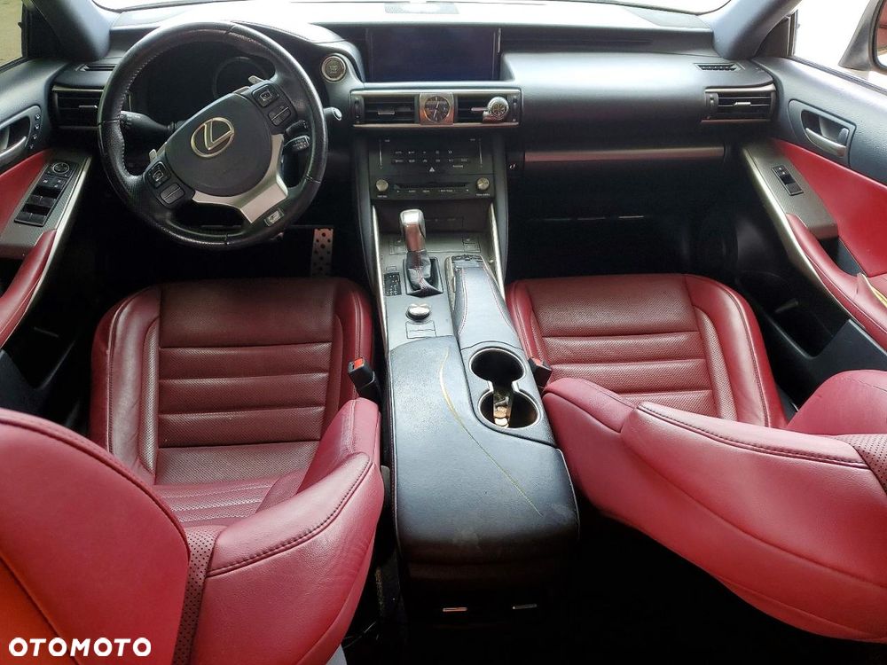 Lexus IS - 8