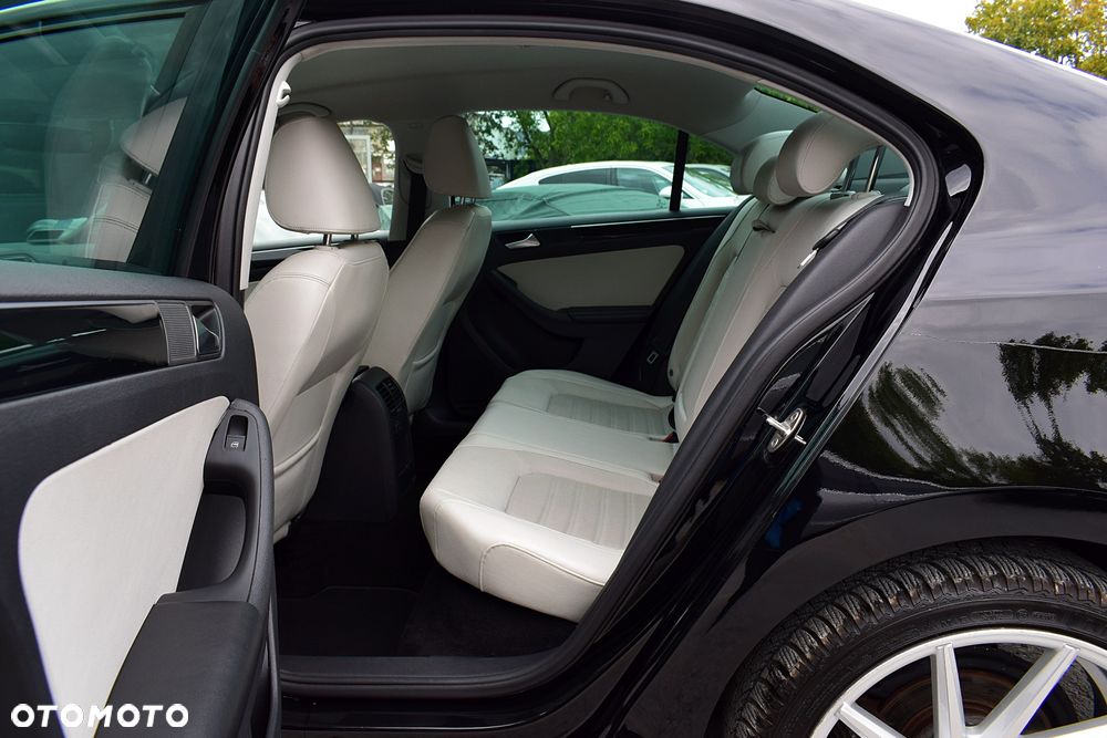 Volkswagen Jetta - 7