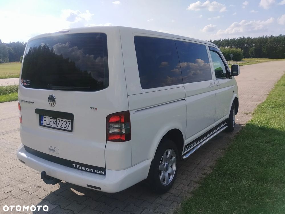 Volkswagen Transporter - 1