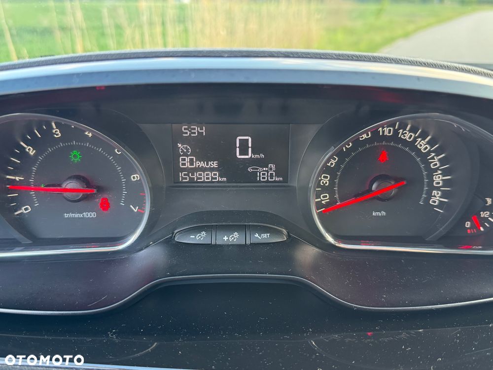 Peugeot 208 1.2 PureTech Allure - 15