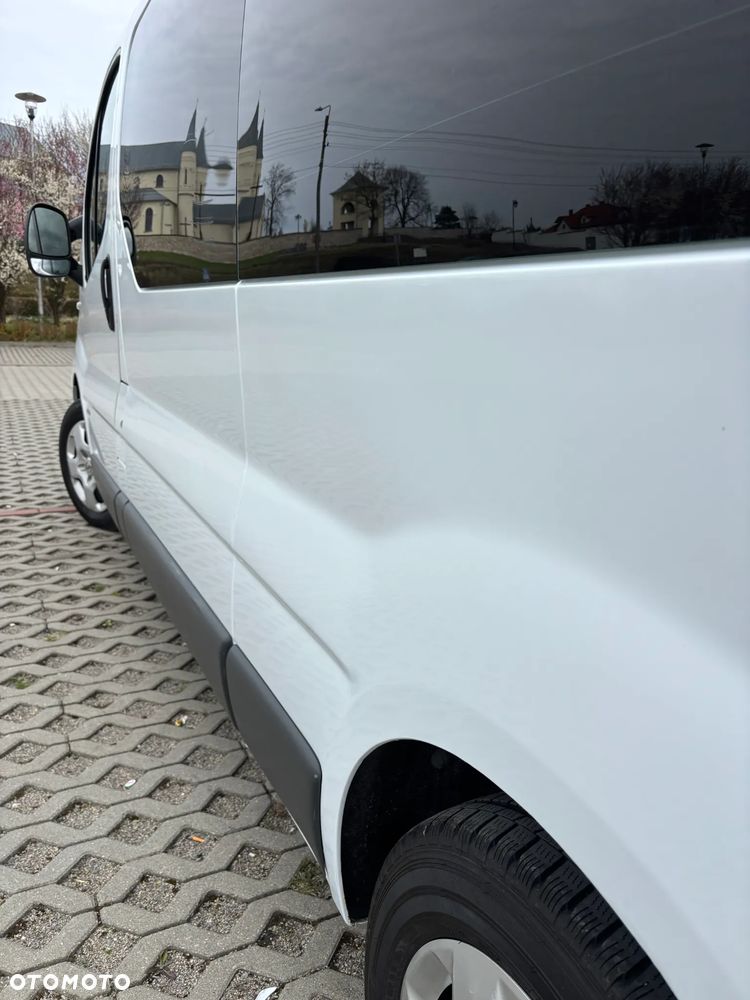 Opel Vivaro - 10