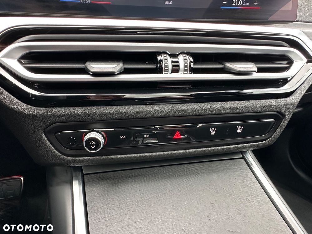 BMW Seria 3 320d xDrive M Sport - 29