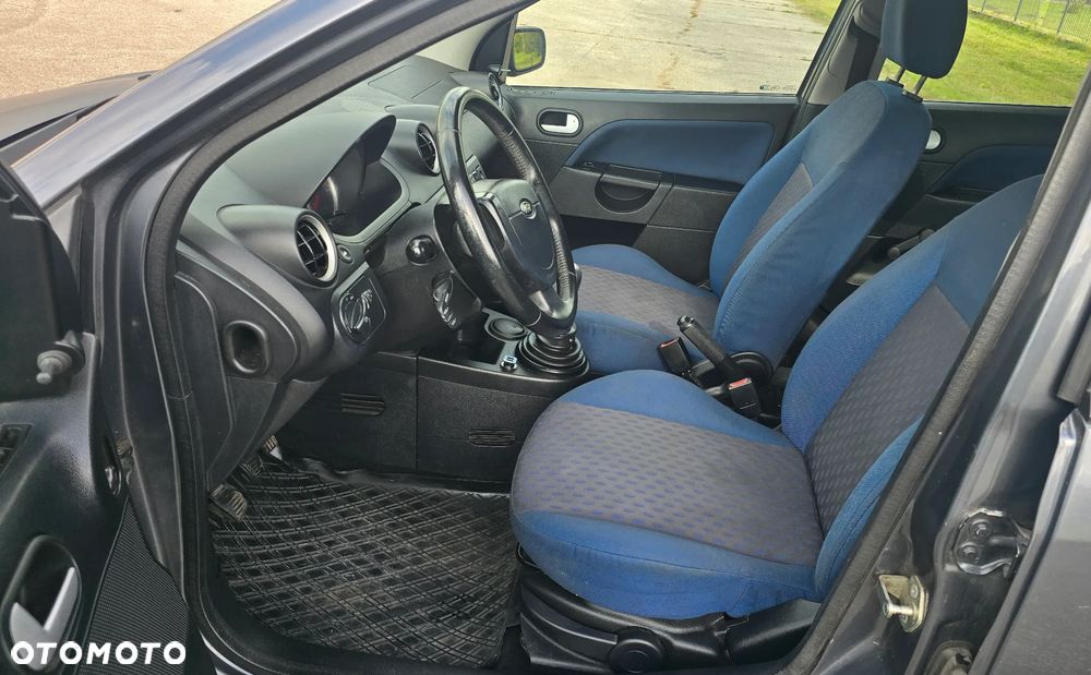 Ford Fiesta - 10