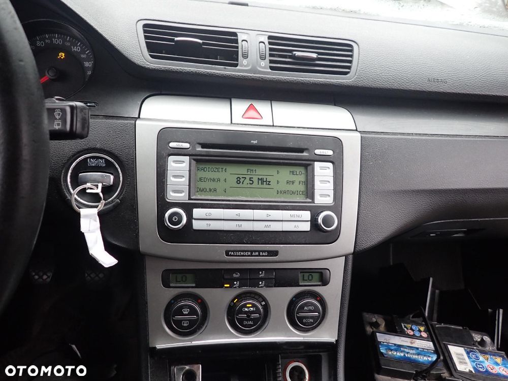 CZĘŚCI - Vw Passat B6 1,9 TDI 105KM BLS KOMBI 5B HNV lakier LA7T 2006r. INDEX - 9790 - 11