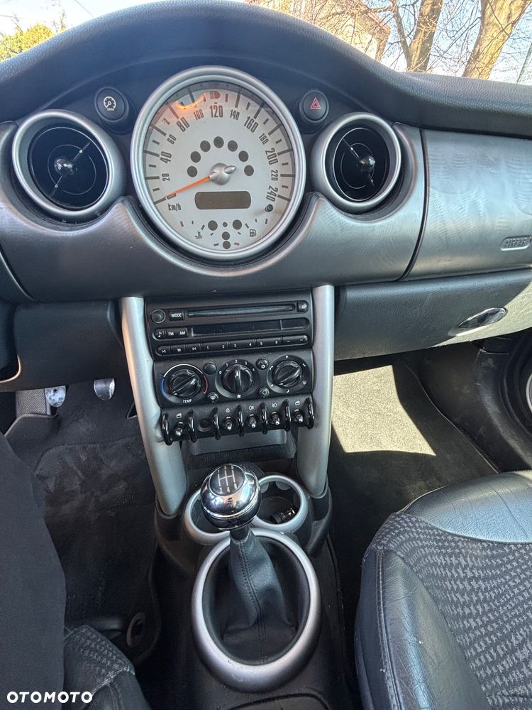 MINI Cooper Standard - 8