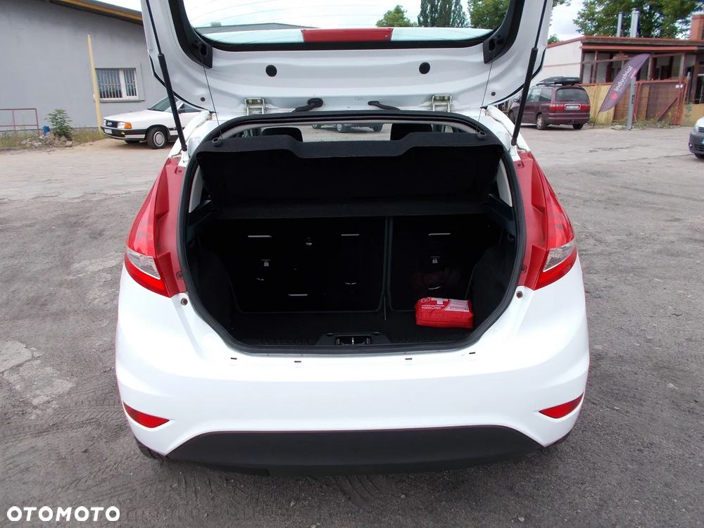 Ford Fiesta 1.25 Celebration - 9