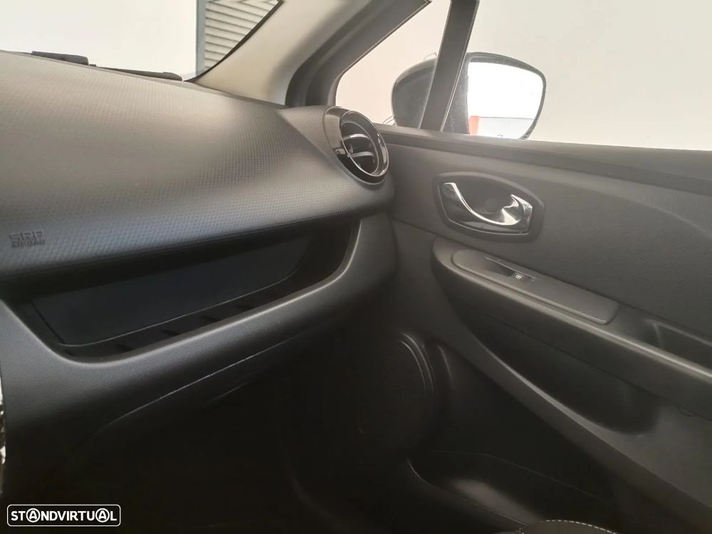 Renault Clio - 14