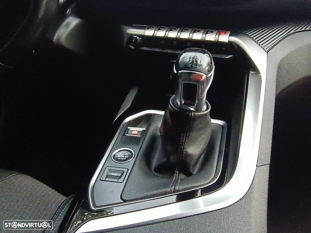 Peugeot 3008 PureTech 130 Stop & Start GPF Allure - 28