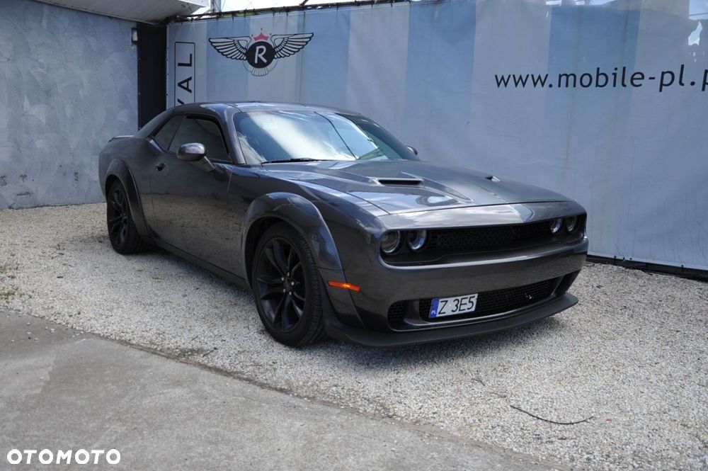 Dodge Challenger - 1