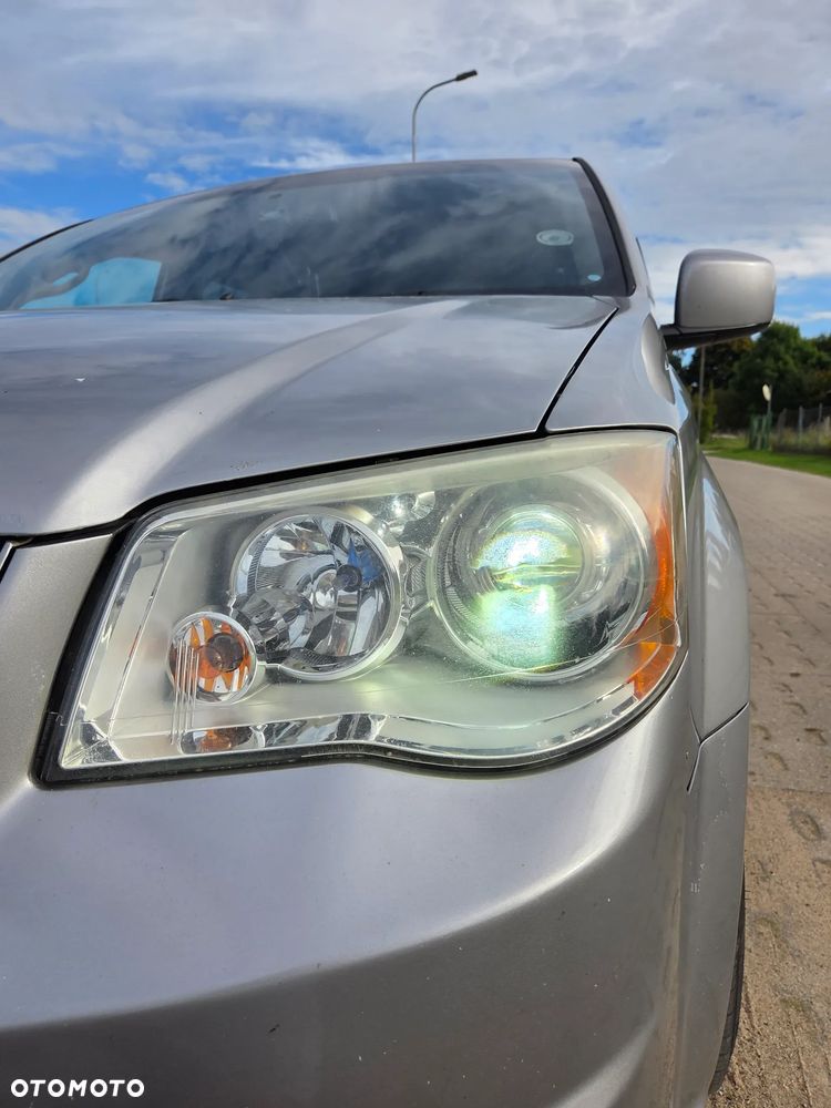 Dodge Grand Caravan - 16