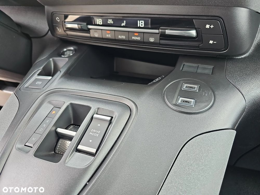 Peugeot Partner RIFTER 1.5 diesel 130KM automat - 25