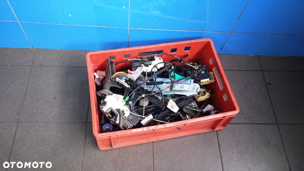 Osprzęt mechanizmy podnoszenia szyb drzwi lewy przód i tył klamka Opel Astra J IV - 35