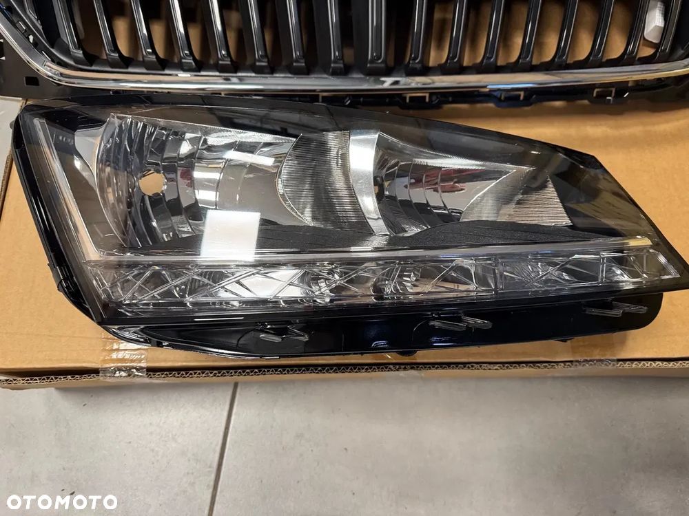 Skoda Fabia 6V0 atrapa przód grill - 2