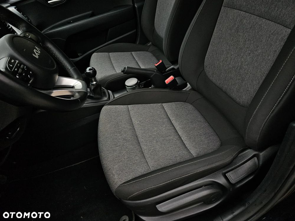 Kia Stonic 1.2 L - 12