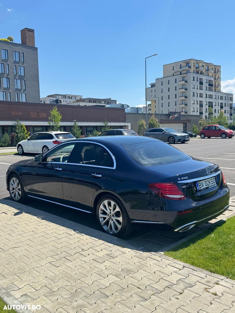 Mercedes-Benz E - 10