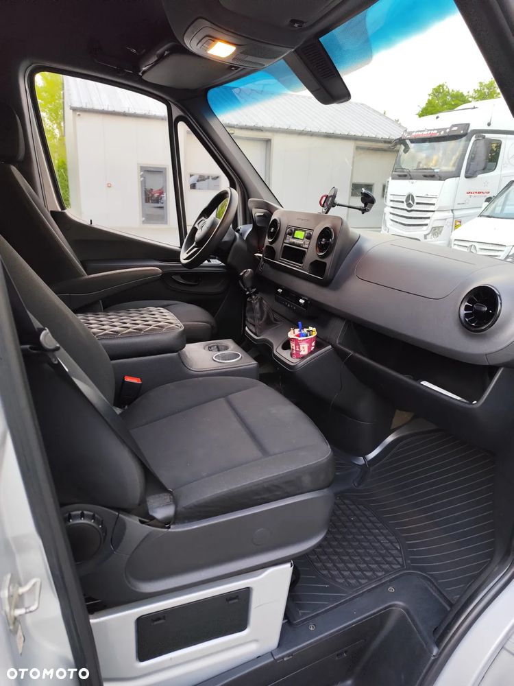 Mercedes-Benz SPRINTER - 11