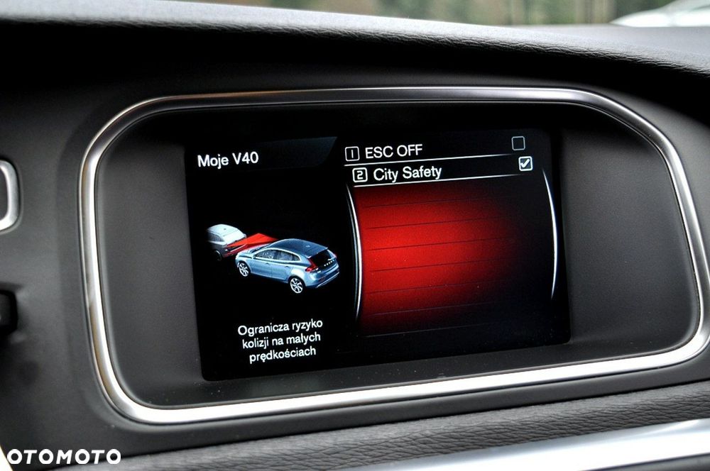 Volvo V40 D2 Momentum - 29