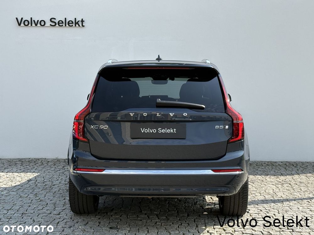 Volvo XC 90 - 8
