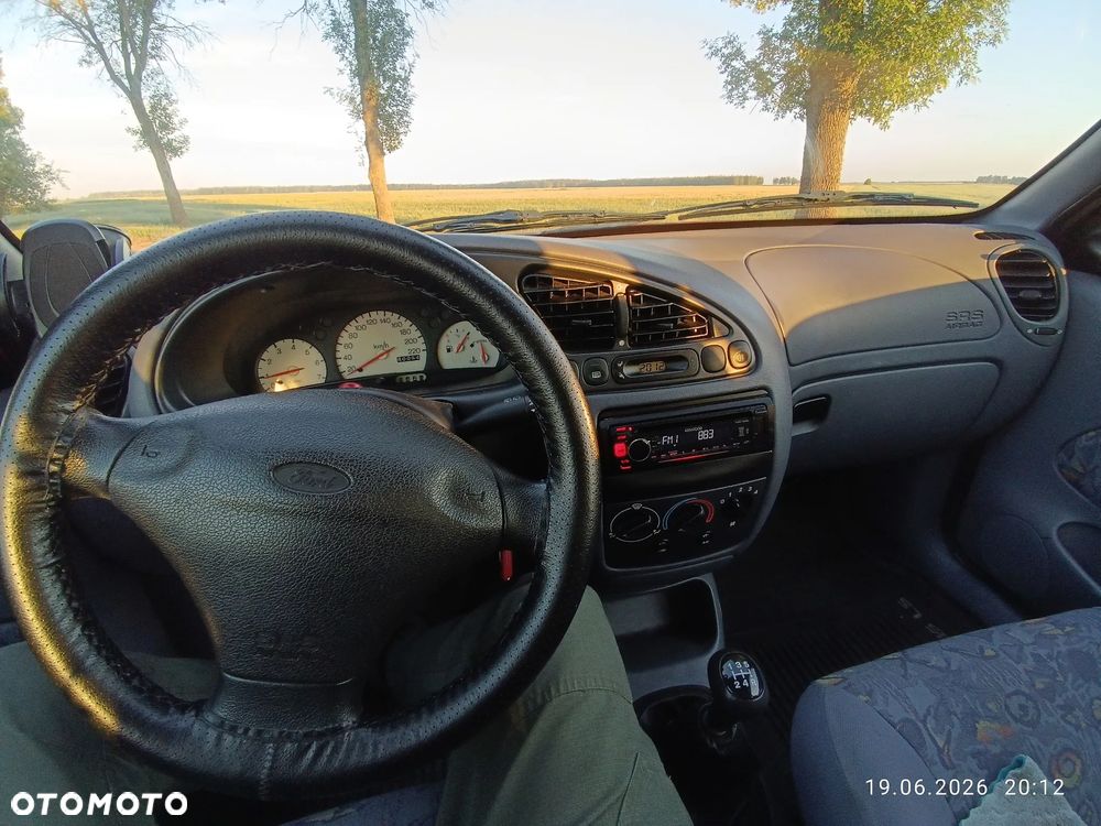 Ford Fiesta 1.3 Fun - 10