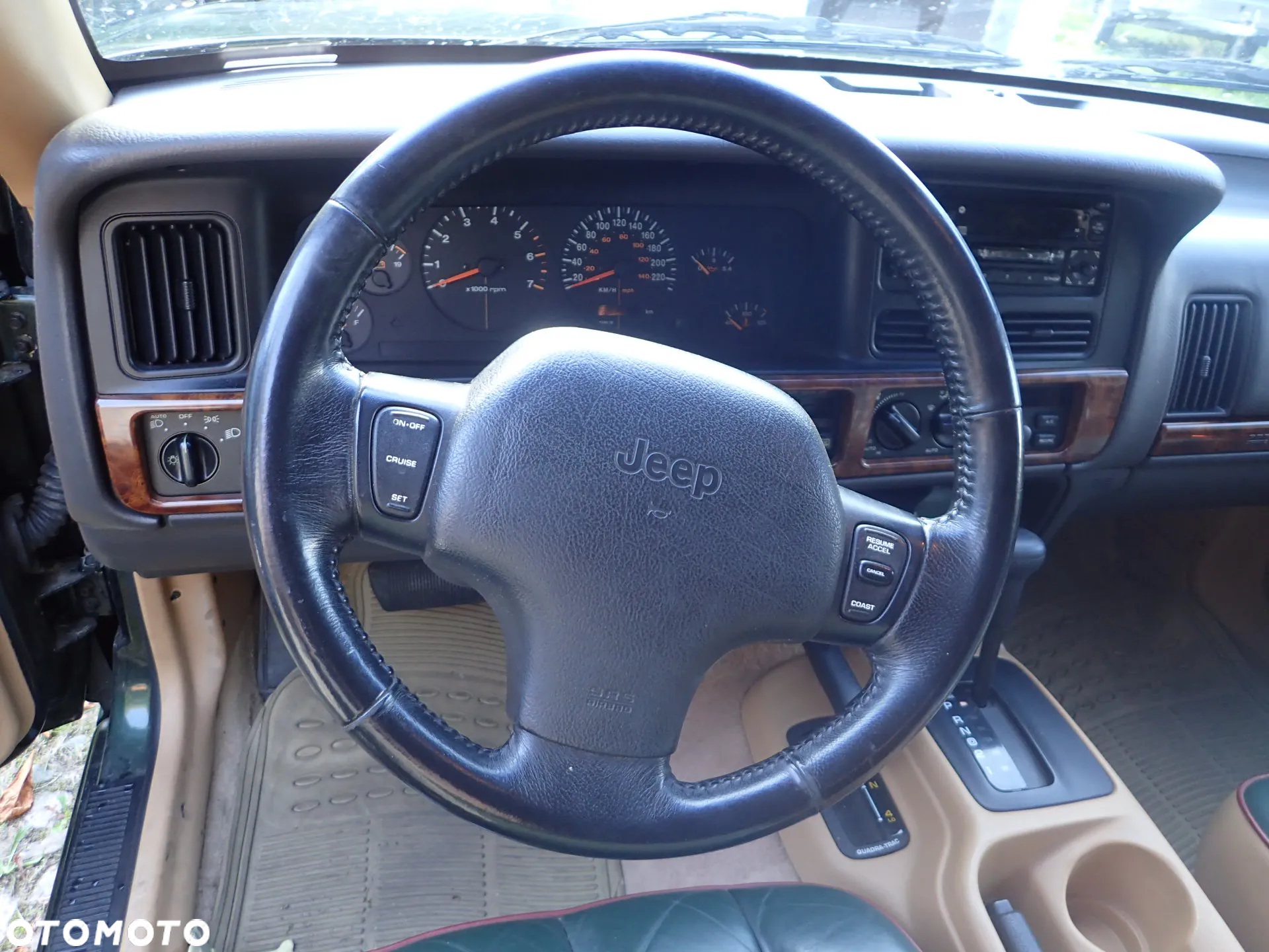 Jeep Grand Cherokee - 29